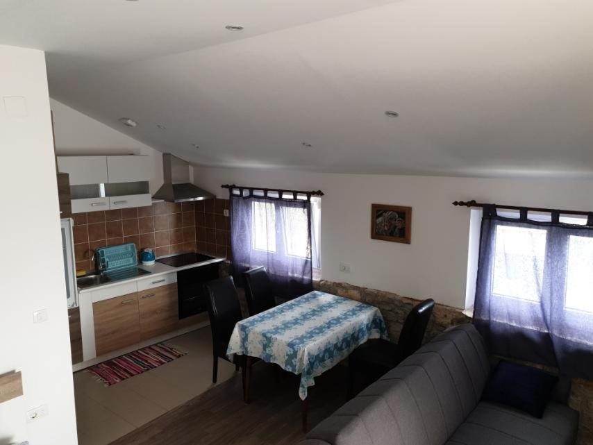 Penthouse Prvic Luka Apartamento Exterior foto