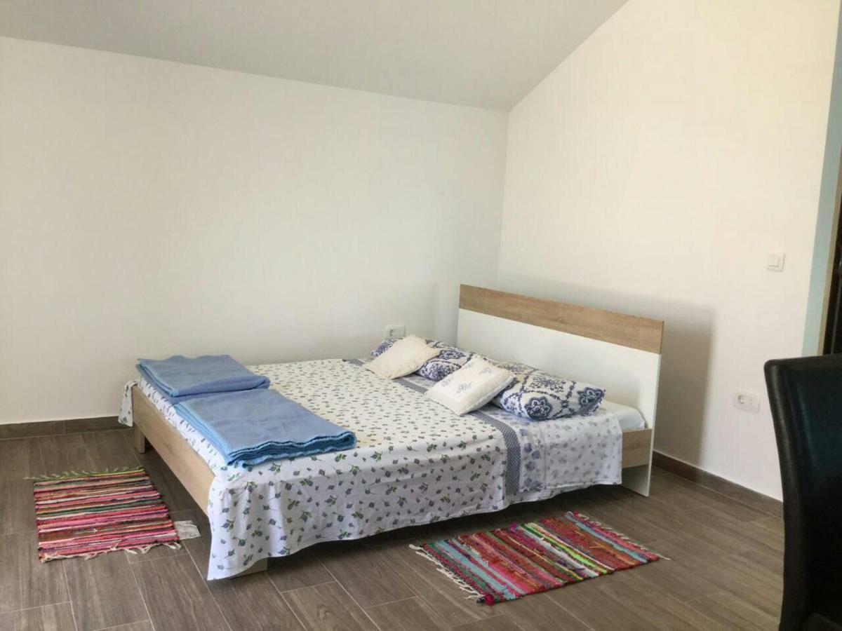 Penthouse Prvic Luka Apartamento Exterior foto