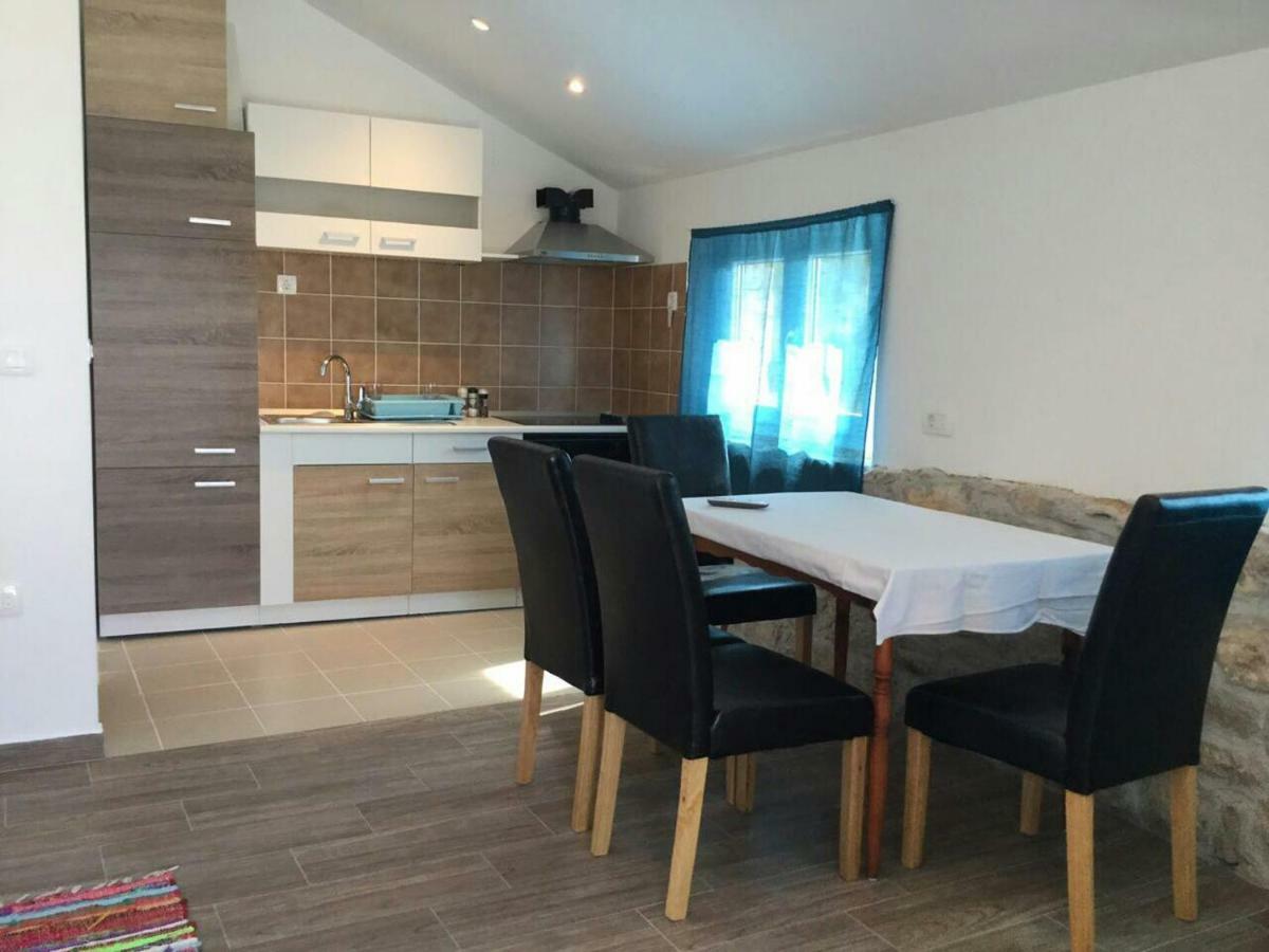 Penthouse Prvic Luka Apartamento Exterior foto